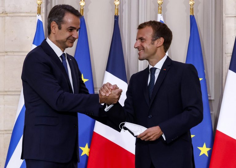 Emmanuel Macron Kyriakos Mitsotakis