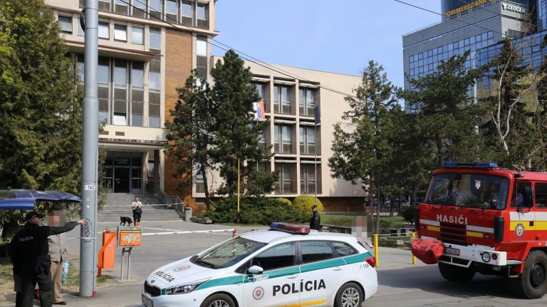 bomba v Košiciach, podozrivého polícia vypátrala