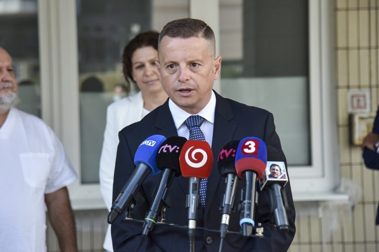 Peter Bartoň