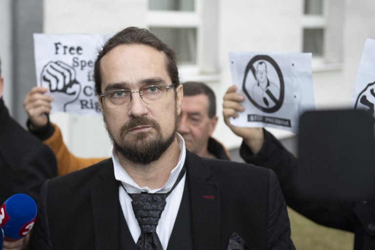 obžalovaný šéfredaktor časopisu Zem a Vek Tibor Eliot Rostas
