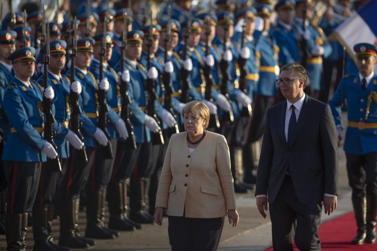 Merkelová Vučič