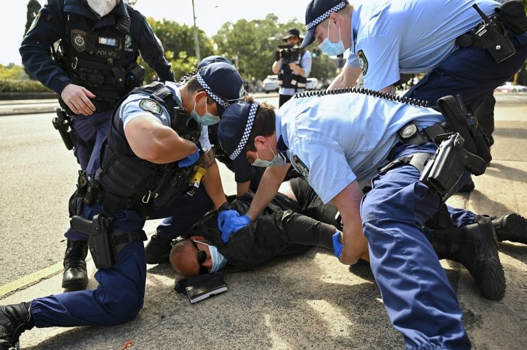 Austrália koronavírus lockdowny protesty
