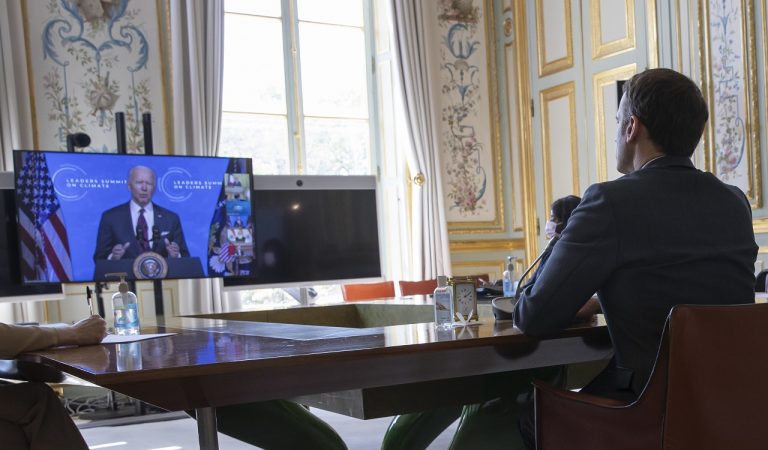 Emmanuel Macron Joe Biden