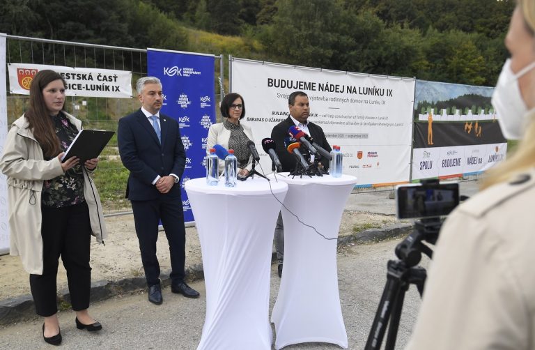 Veronika Poklembová Rastislav Trnka Lucia Gurbáľová Marcel Šaňa