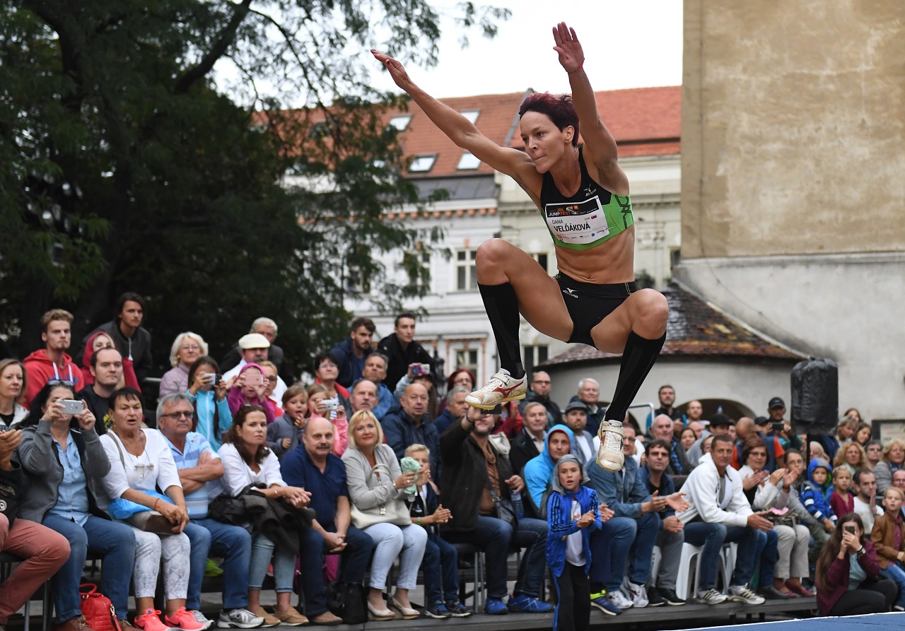 Dana Velïáková
