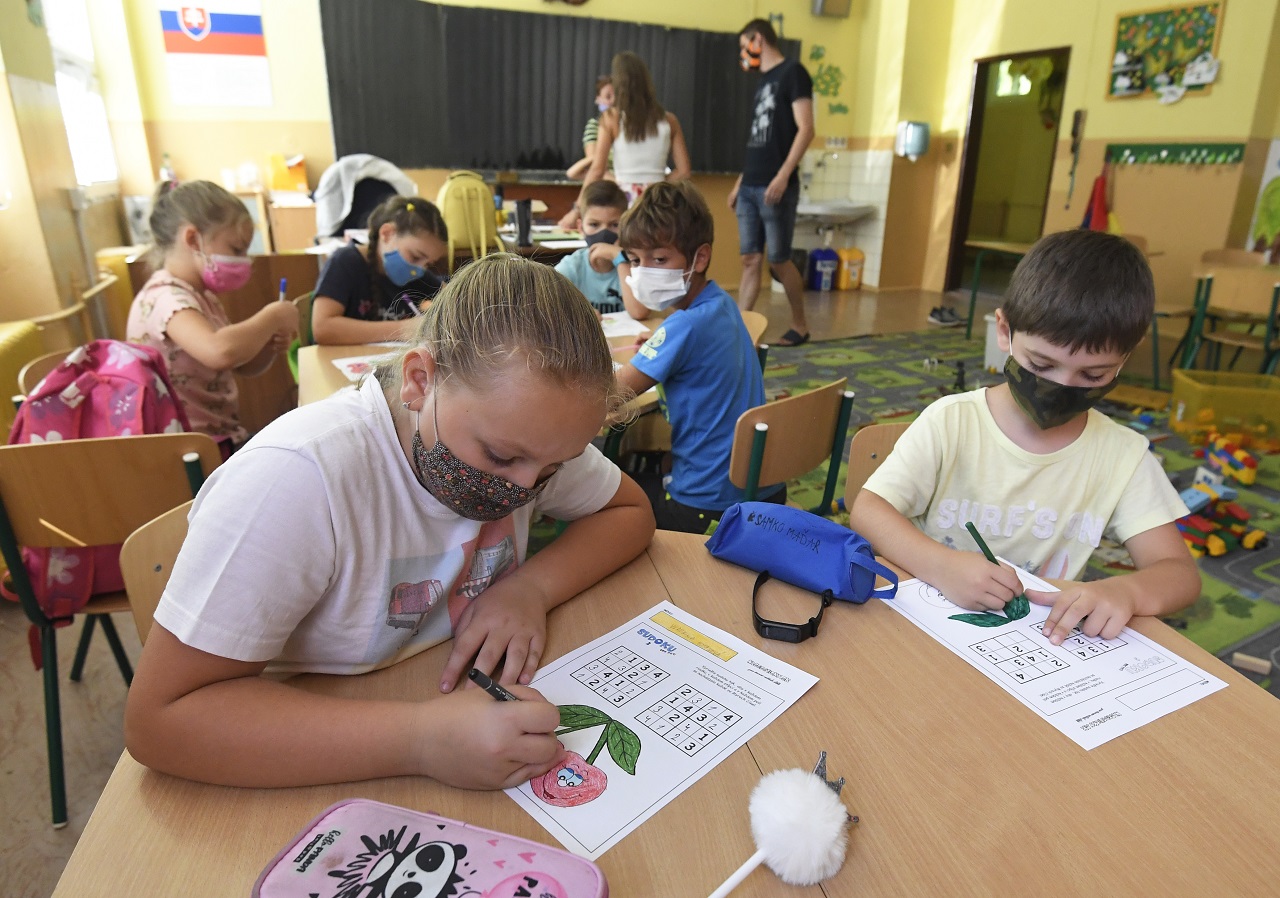 žiaci v triede