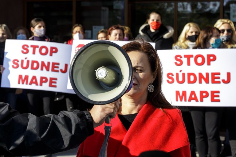 protest zamestnancov