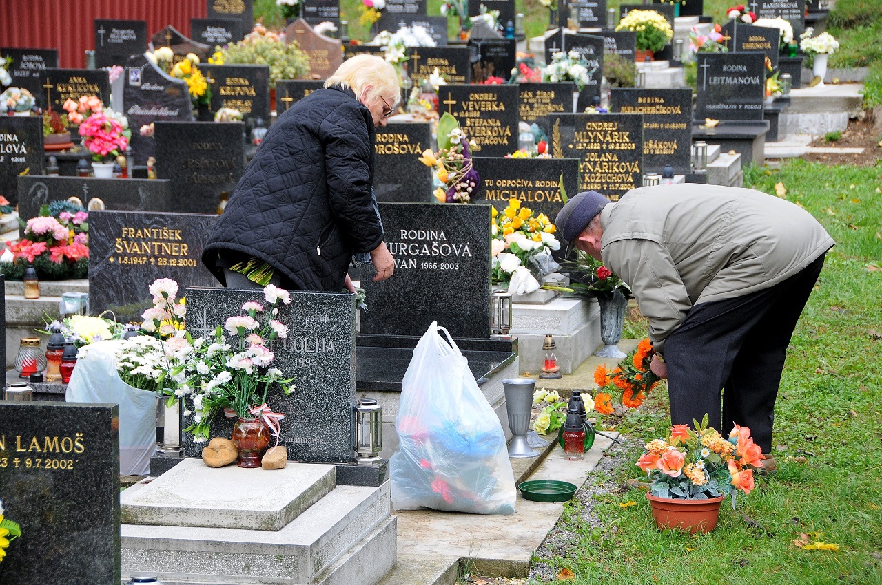 hroby, dušičky