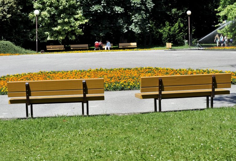 nové lavičky