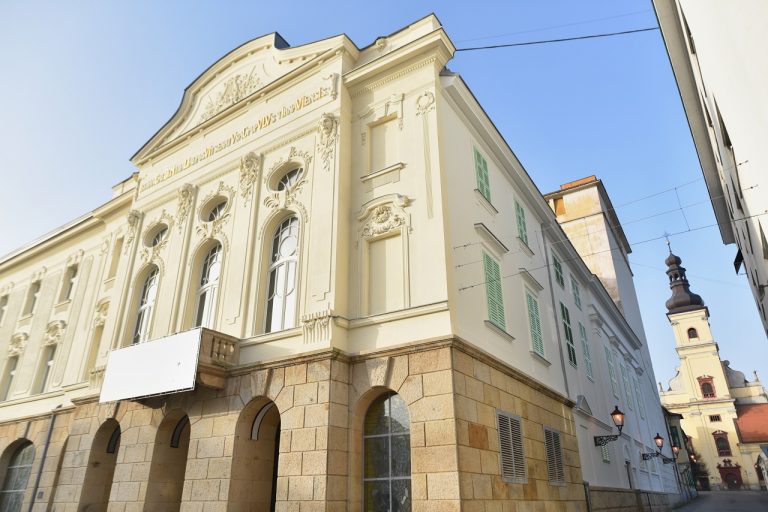 divadlo Jána Palárika