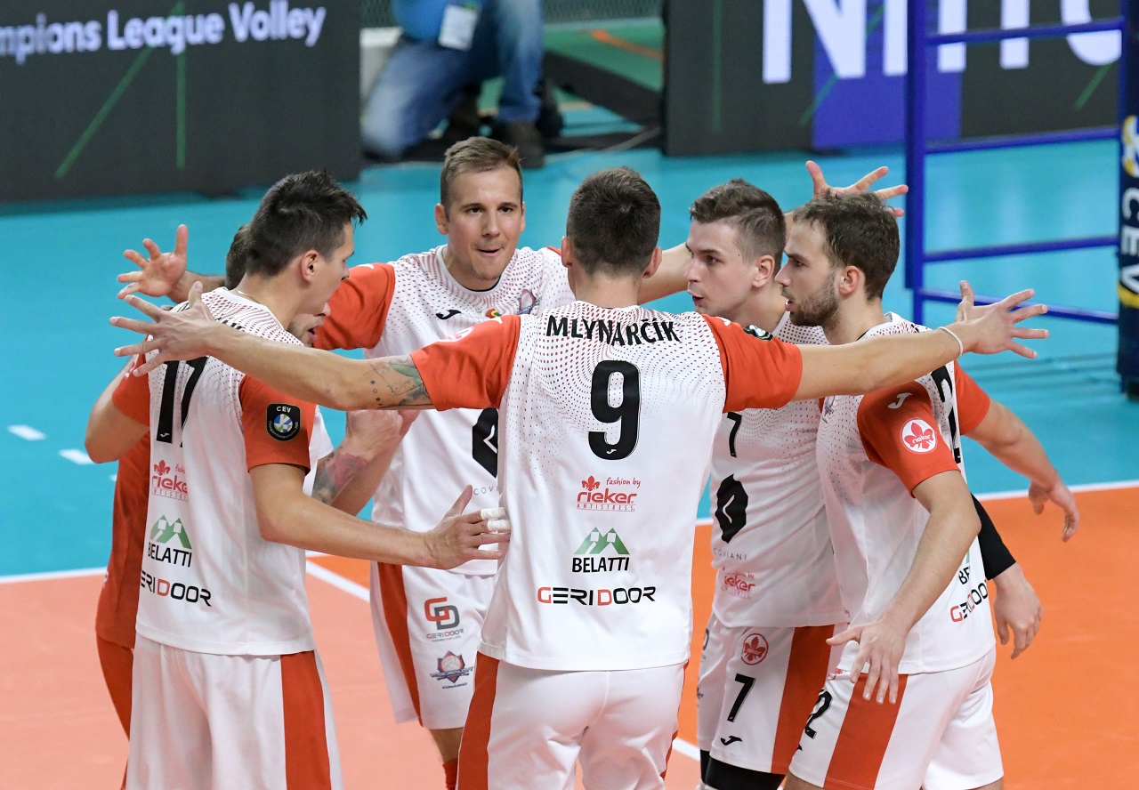 Rieker UJS Komárno - Olympiakos Pireus