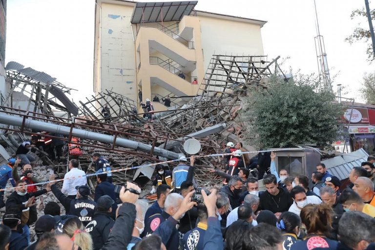 zrútená budova v meste Malatya