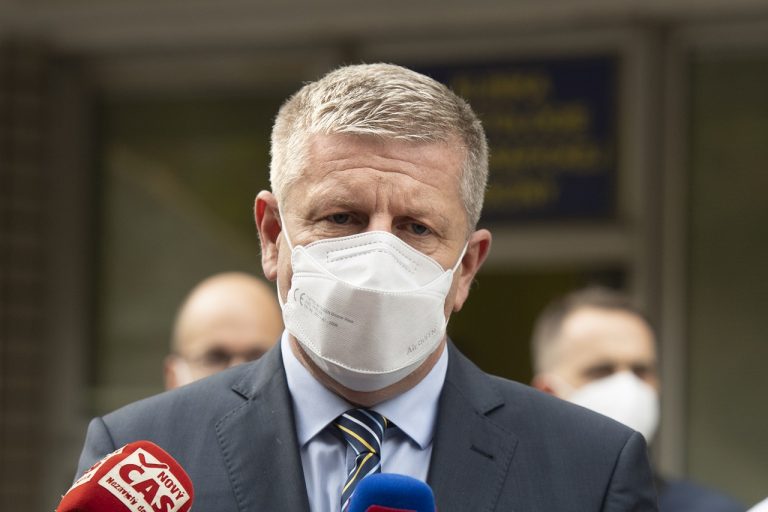 Výzva zdravotníkov z nemocníc verejnosti na podporu oèkovania proti ochoreniu COVID-19