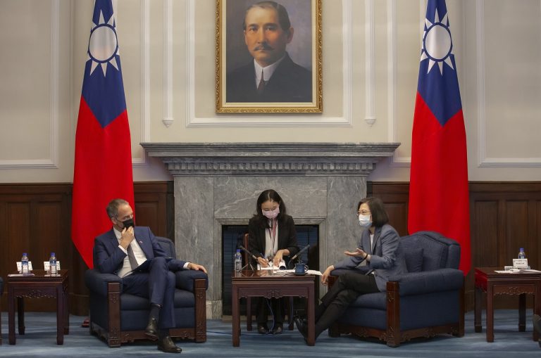 Raphaël Glucksmann Cchaj Jing-wen