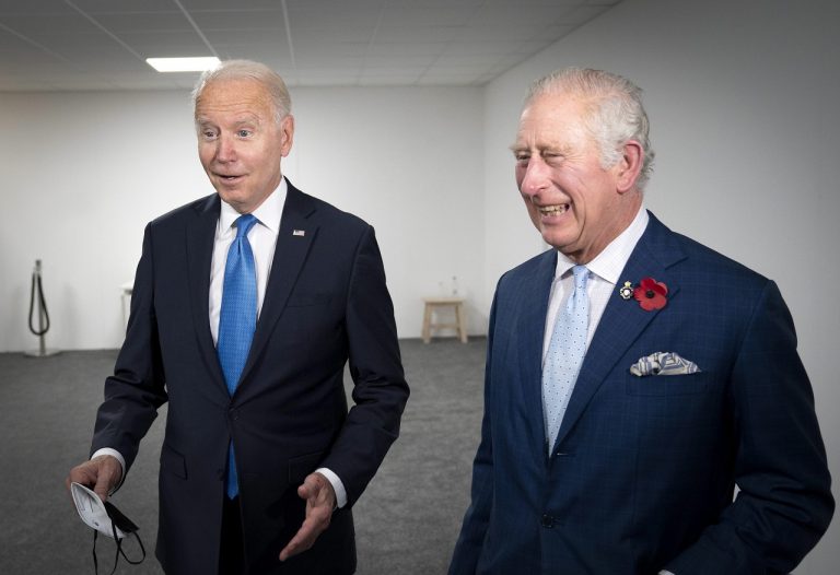 Britský princ Charles Joe Biden