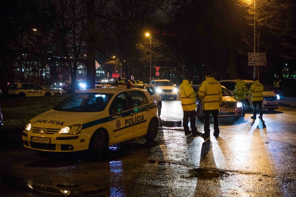 PROTEST: Smútočný sprievod strany SMER-SD