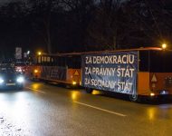 PROTEST: Smútočný sprievod strany SMER-SD