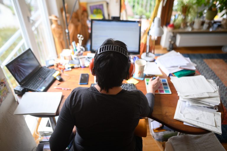 Práca z domu, home office