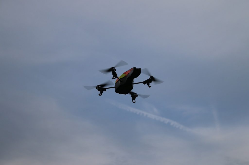 vojenský dron
