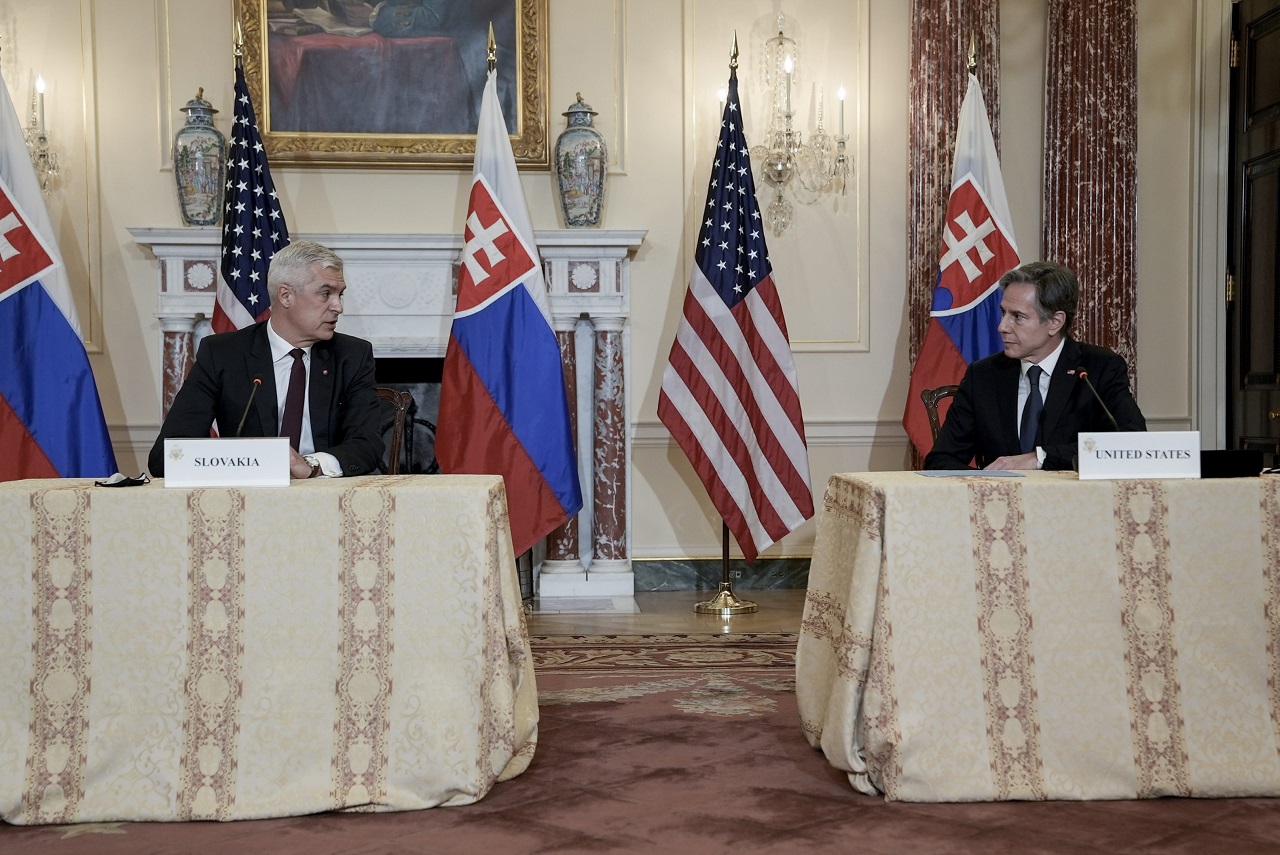 Podpis obrannej zmluvy medzi USA a SR