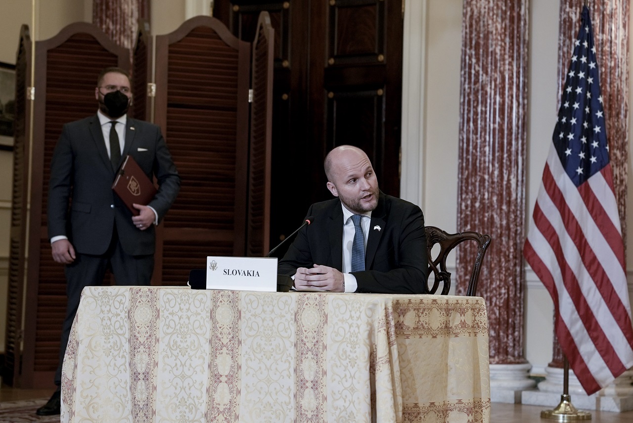 Podpis obrannej zmluvy medzi USA a SR