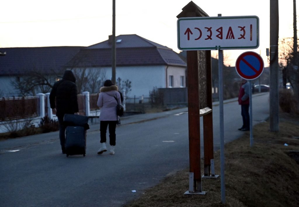 ľudia prichádzajú na územie Slovenska z Ukrajiny