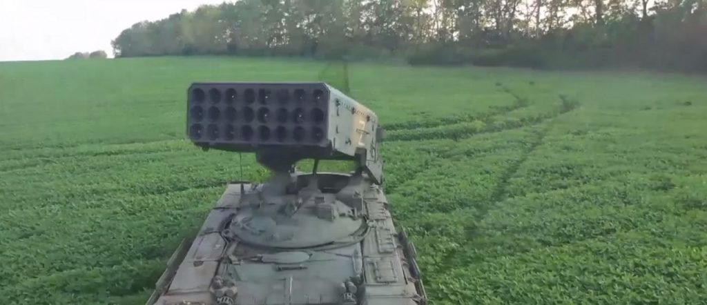 ťažký plameňometný systém TOS-1A Solncepek