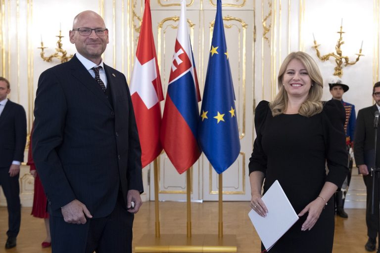 nový veľvyslanec Švajčiarskej konfederácie Peter Nelson, prezidentka SR Zuzana Čaputová