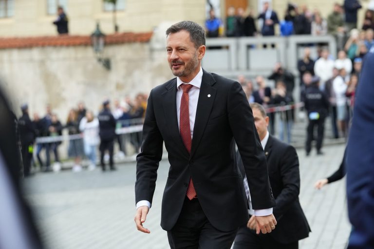 Na Pražskom hrade sa v rámci neformálneho summitu EÚ koná prvý summit Európskeho politického spoločenstva