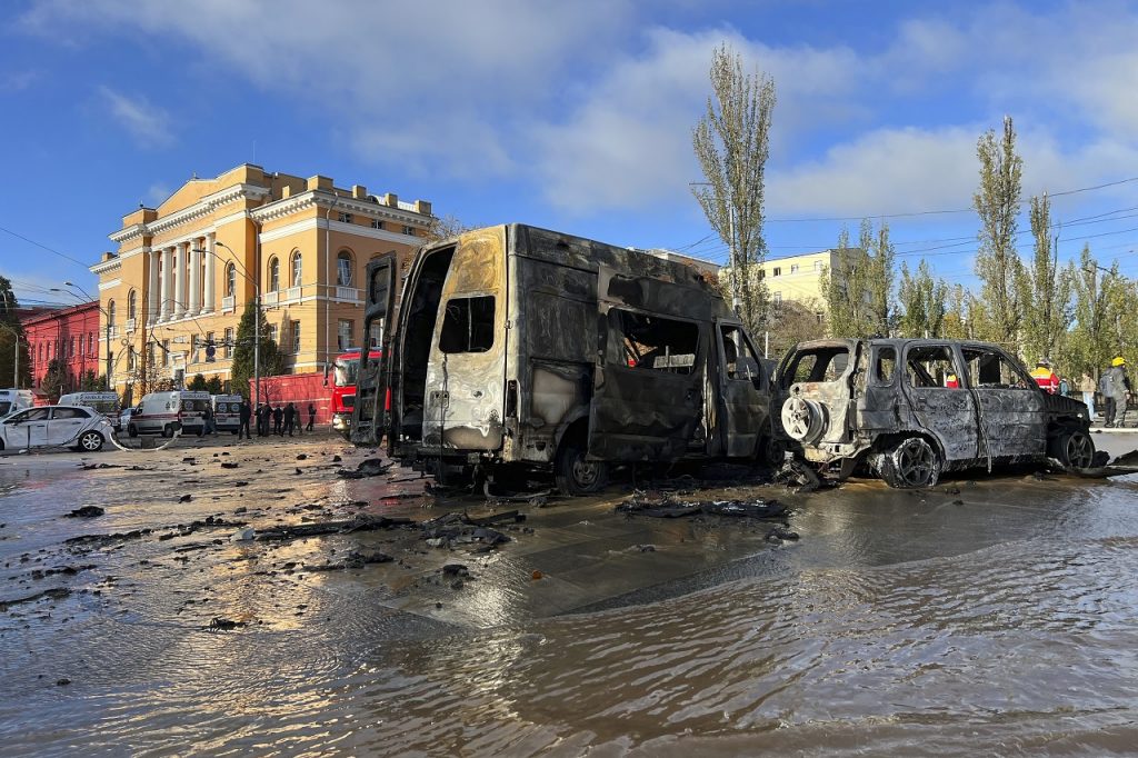 Kyjevom otriaslo v pondelok ráno viacero výbuchov