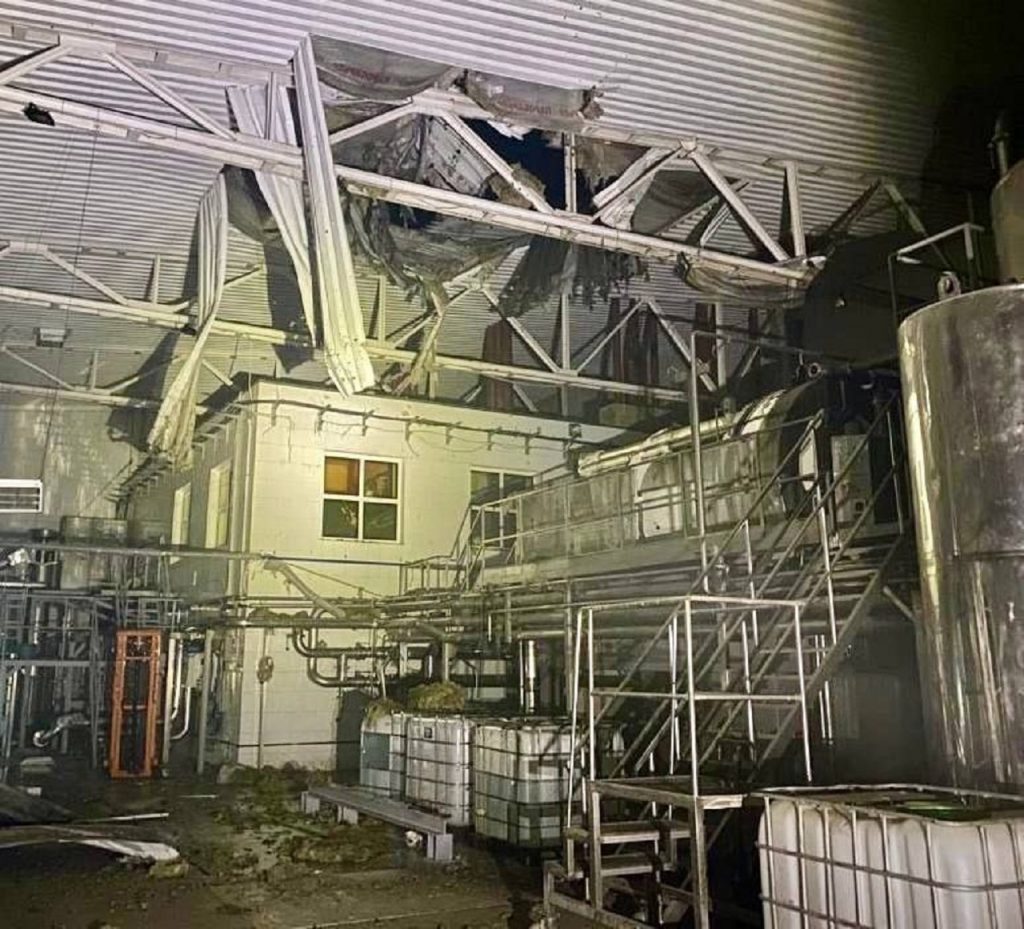 Podľa regionálnych úradov sa v okrese Nikopol ocitol pod paľbou jeden podnik