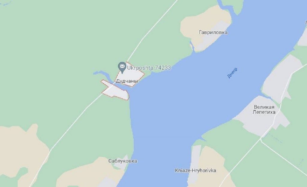 obec Dudčan v Chersonskej oblasti na pravom brehu Dnepra, na ktorú včera útočili ukrajinské ozbrojené sily