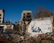 Svetoznámy umelec Banksy vytvoril sedem nástenných malieb na rôznych miestach Ukrajiny
