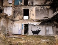 Svetoznámy umelec Banksy vytvoril sedem nástenných malieb na rôznych miestach Ukrajiny