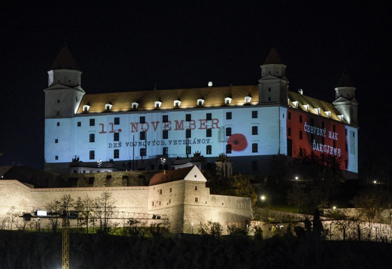 Bratislavský hrad nasvietenie veteráni