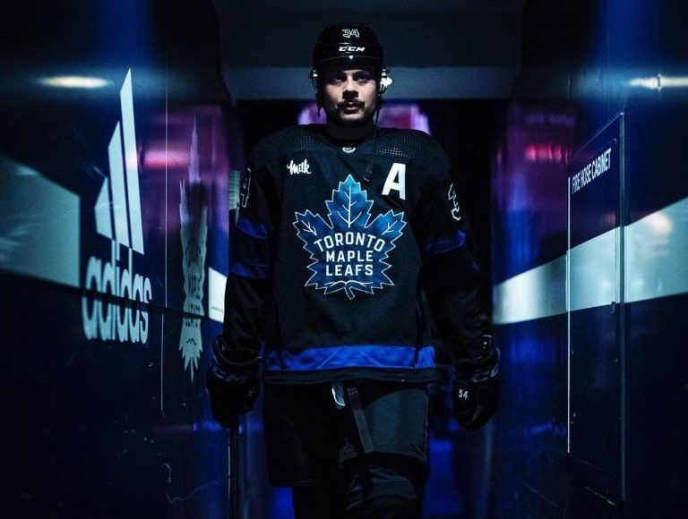 útočník Auston Matthews