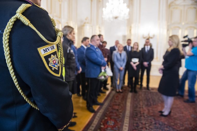prezidentka pracovníci bezpečnostné zložky