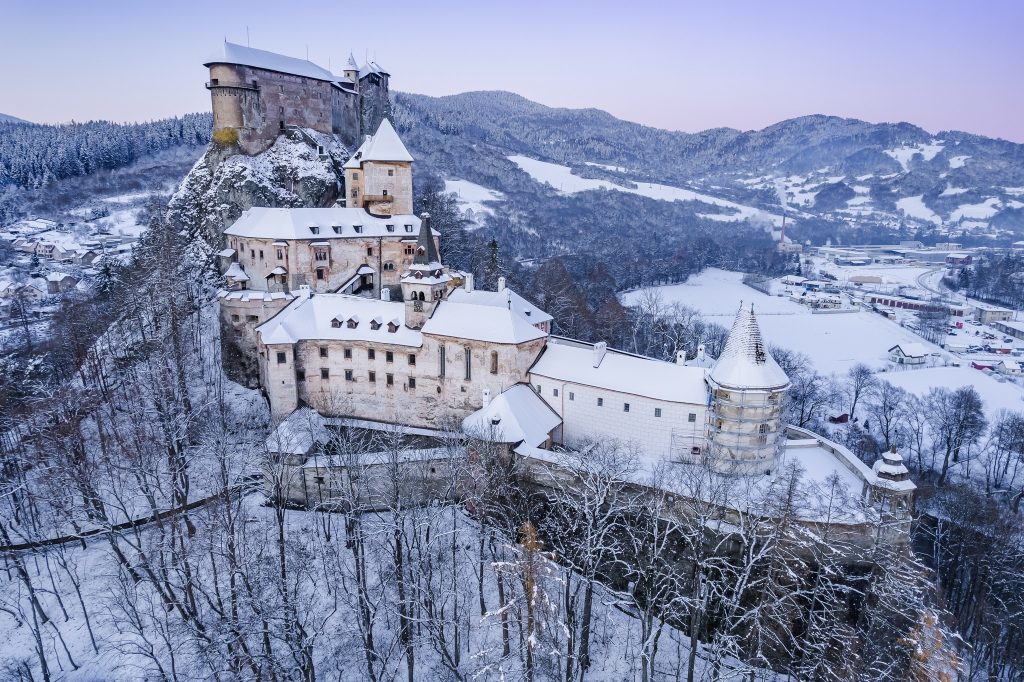 Oravské múzeum plánuje obnoviť niekoľko živôtikov a čepcov z oblasti Podhalia