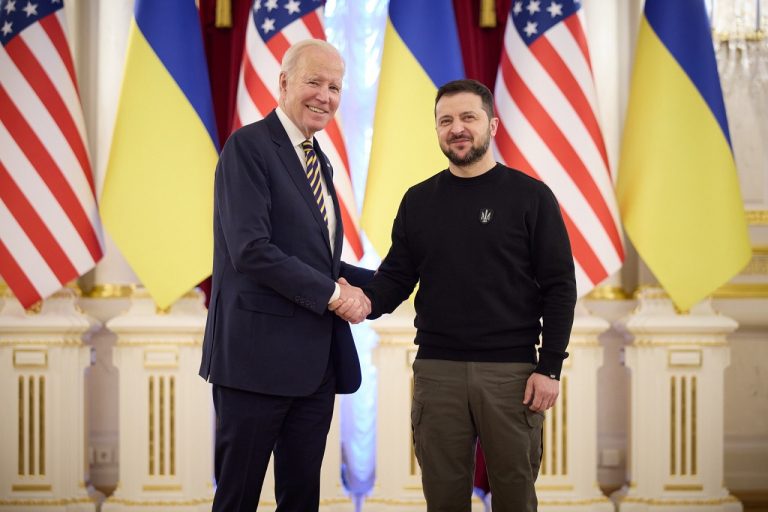 Biden a Zelenskyj v Kyjeve