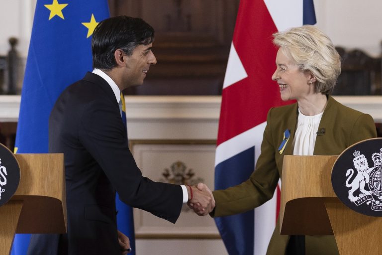 EÚ Von der Leyenová Sunak