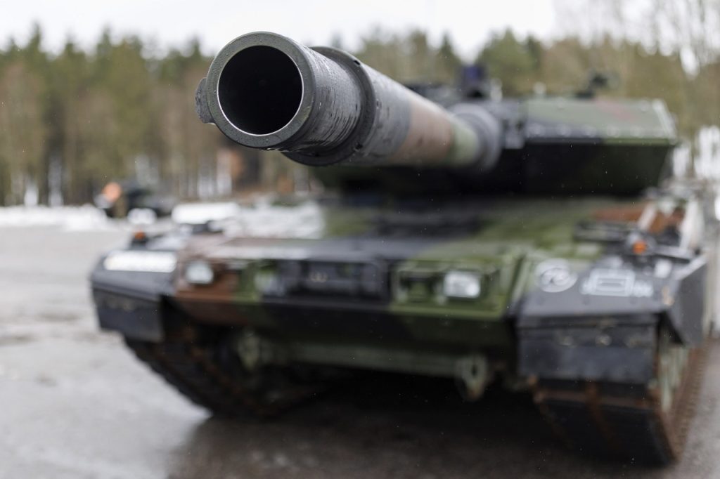 Odovzdanie tankov Leopard 2