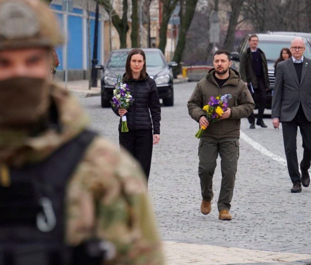 Objavili sa fotografie a video z návštevy fínskej premiérky Sanny Marinovej v Kyjeve