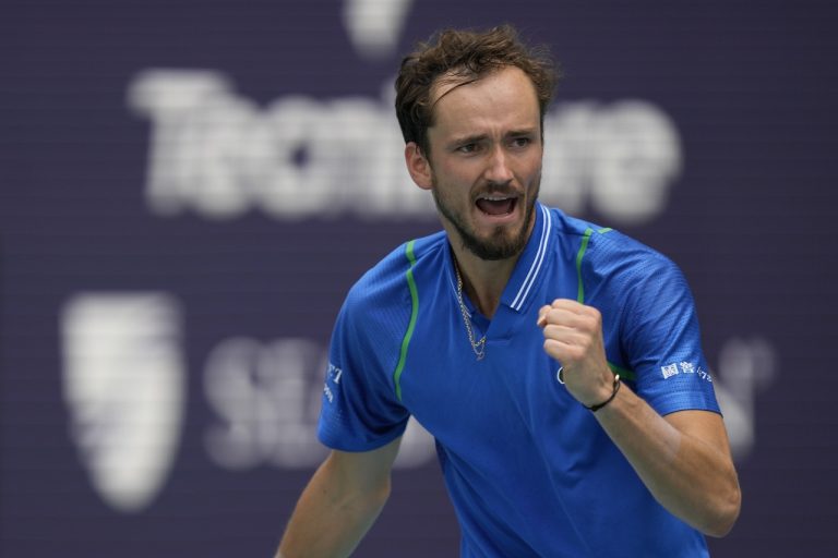 ruský tenista Daniil Medvedev víťazstvo oslava
