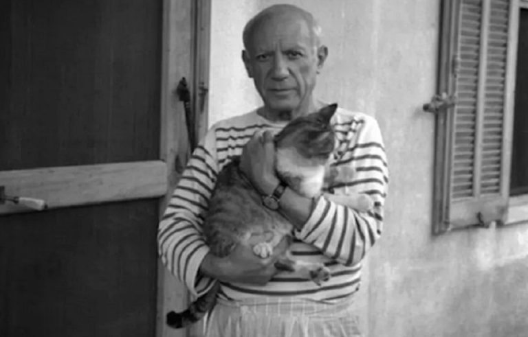 Pablo Picasso s mačkou