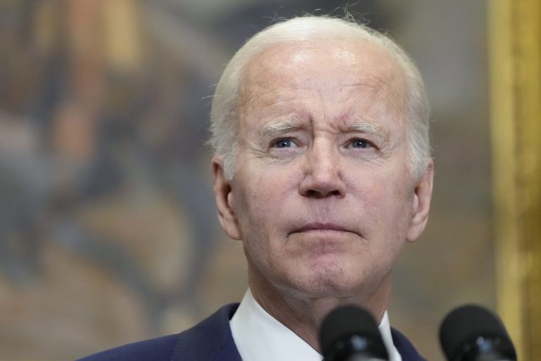 Biden a McCarthy sa definitívne dohodli na zvýšení dlhového stropu USA