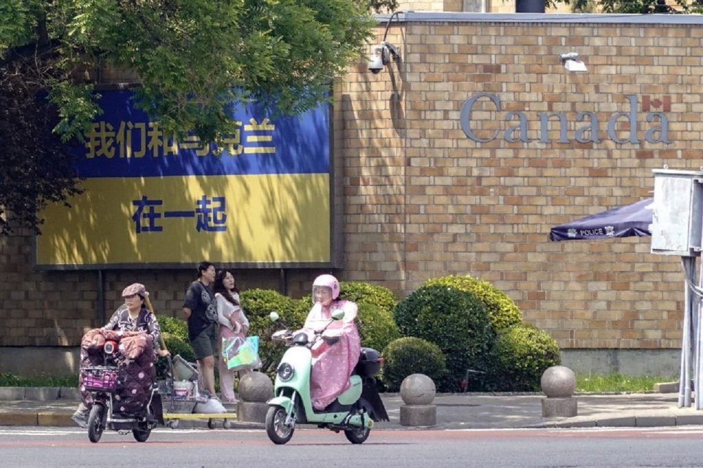 Čína požiadala veľvyslanectvá, aby odstránili znaky podpory Ukrajiny v Pekingu