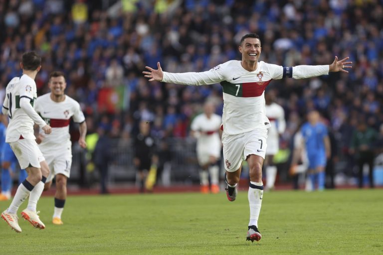 Island - Portugalsko Ronaldo