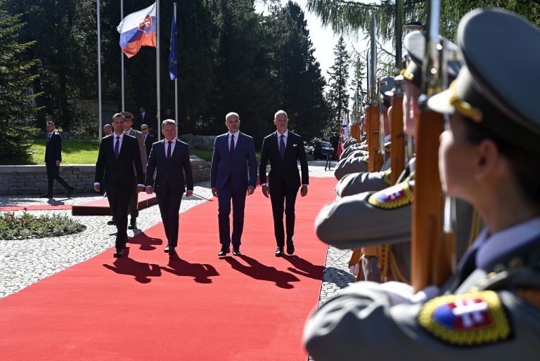 Rokovanie ministrov obrany krajín V4