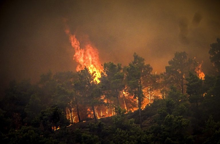 Lesné požiare na ostrove Rodos