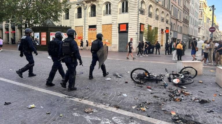 policia francuzsko